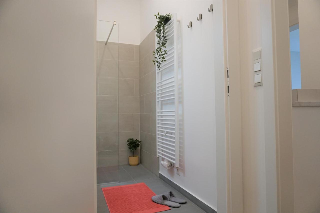 Modern 2br - Full Kitchen - Schoenbrunn Area - 15 Mins To Center * Wenen
